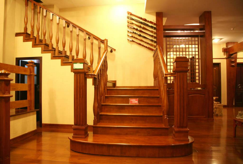 购买楼梯应特别注意产品的质量。